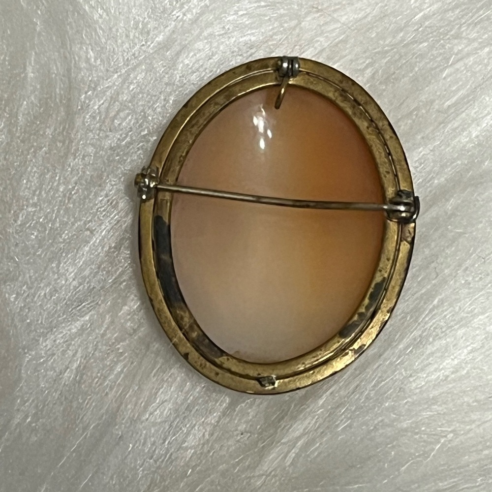Old Cameo Brooch - Picture 4 of 11
